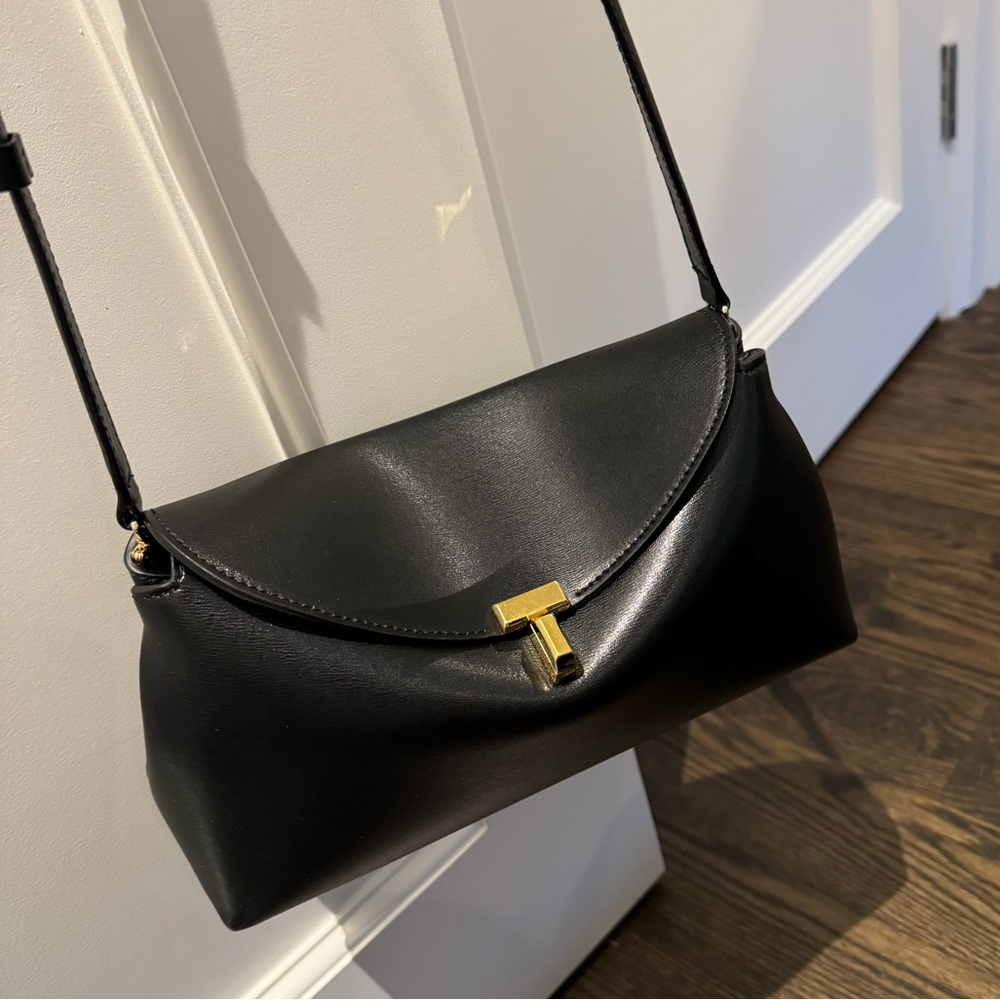Toteme t-lock leather bag EUC